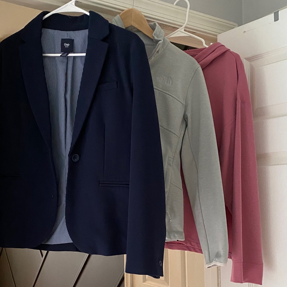 Nike Yoga, GAP Blazer, North Face Jacket